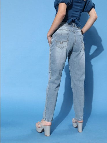 Roadster Women Stunning Blue Boyfriend Fit Stretchable Jeans